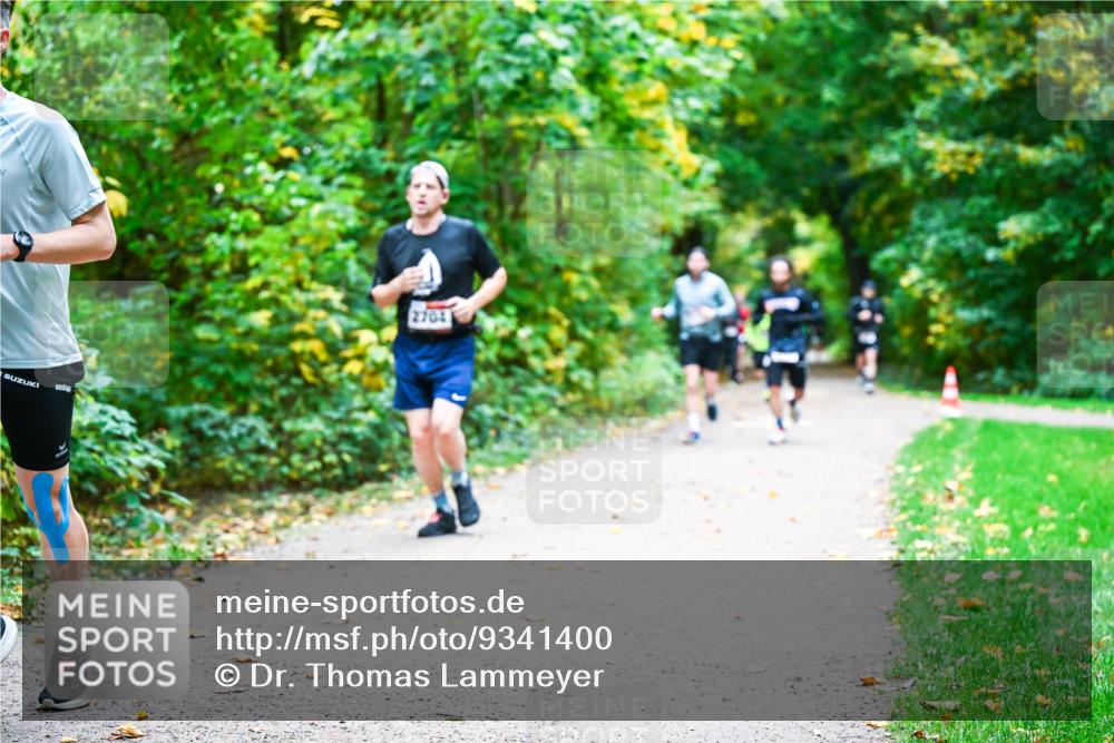 12.10.2025 - Bramfelder Halbmarathon 2025 Dr. Thomas Lammeyer http://msf.ph/oto/9341400 12.10.2025 09:51:42 Laufen 2704 meine-sportfotos.de
