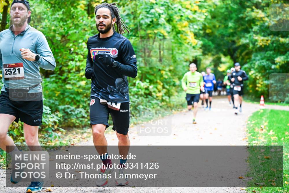 12.10.2025 - Bramfelder Halbmarathon 2025 Dr. Thomas Lammeyer http://msf.ph/oto/9341426 12.10.2025 09:51:47 Laufen 2521, 910 meine-sportfotos.de