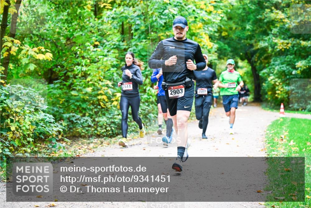 12.10.2025 - Bramfelder Halbmarathon 2025 Dr. Thomas Lammeyer http://msf.ph/oto/9341451 12.10.2025 09:51:51 Laufen 2511, 2903, 2507, 3979 meine-sportfotos.de