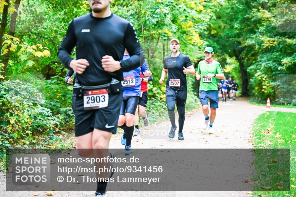 12.10.2025 - Bramfelder Halbmarathon 2025 Dr. Thomas Lammeyer http://msf.ph/oto/9341456 12.10.2025 09:51:52 Laufen 2903, 2512, 2507, 2979 meine-sportfotos.de