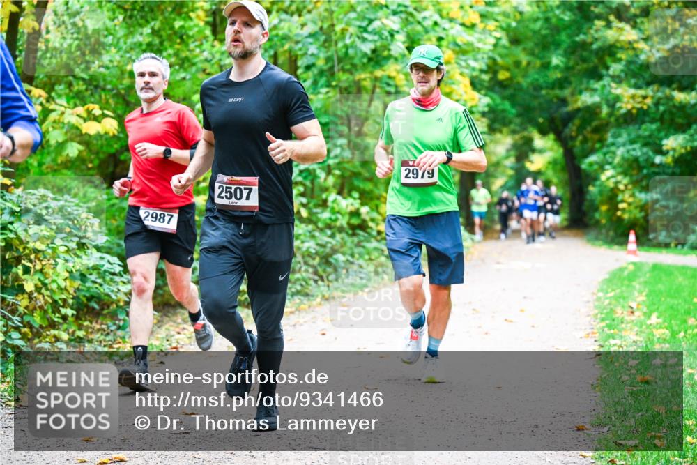 12.10.2025 - Bramfelder Halbmarathon 2025 Dr. Thomas Lammeyer http://msf.ph/oto/9341466 12.10.2025 09:51:53 Laufen 2987, 2507, 2979 meine-sportfotos.de