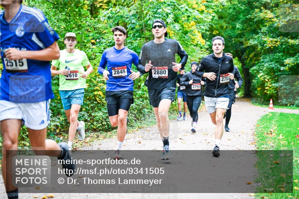 12.10.2025 - Bramfelder Halbmarathon 2025 Dr. Thomas Lammeyer http://msf.ph/oto/9341505 12.10.2025 09:52:03 Laufen 2515, 2610, 2845, 2880, 2753, 266, 2793 meine-sportfotos.de