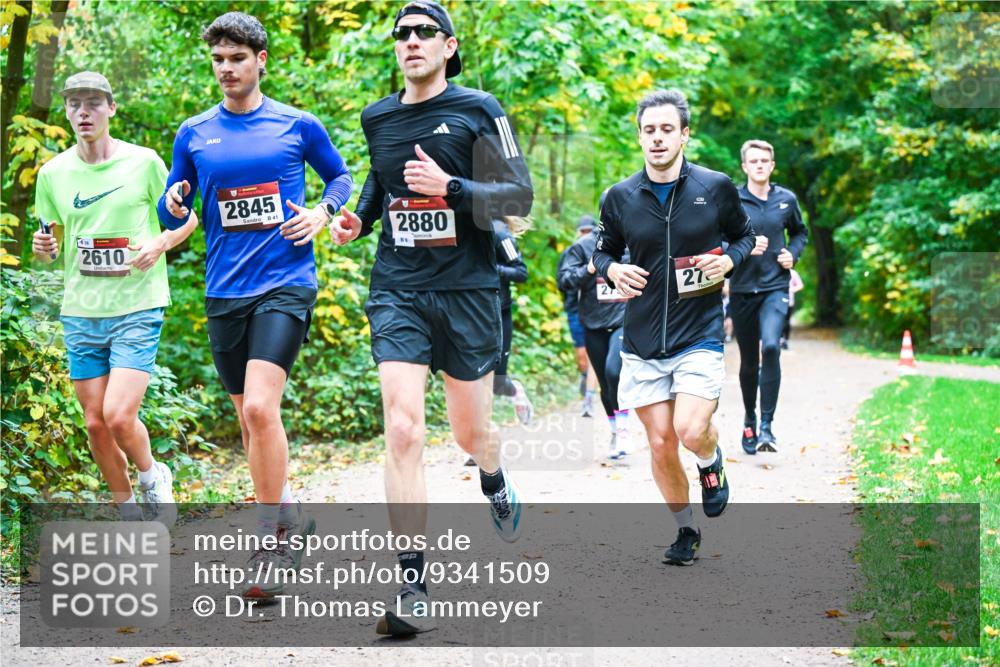 12.10.2025 - Bramfelder Halbmarathon 2025 Dr. Thomas Lammeyer http://msf.ph/oto/9341509 12.10.2025 09:52:04 Laufen 2610, 2845, 41, 2880, 273 meine-sportfotos.de