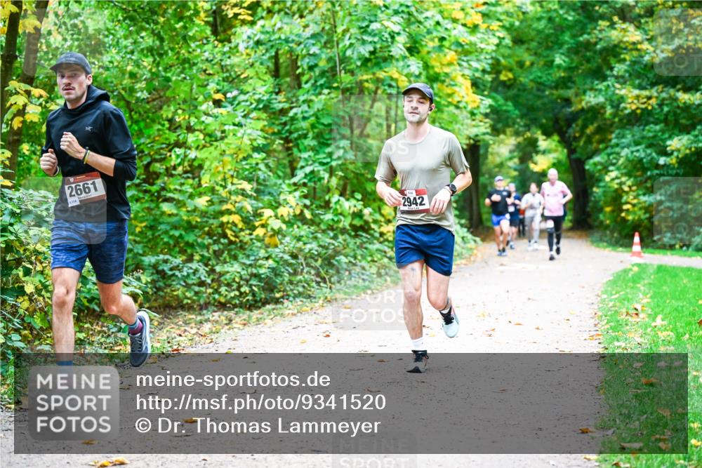 12.10.2025 - Bramfelder Halbmarathon 2025 Dr. Thomas Lammeyer http://msf.ph/oto/9341520 12.10.2025 09:52:07 Laufen 2661, 862, 2942 meine-sportfotos.de