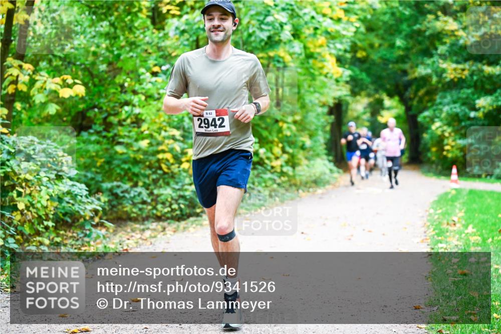 12.10.2025 - Bramfelder Halbmarathon 2025 Dr. Thomas Lammeyer http://msf.ph/oto/9341526 12.10.2025 09:52:08 Laufen 62, 2942 meine-sportfotos.de