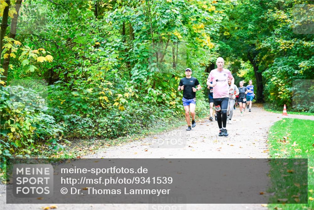 12.10.2025 - Bramfelder Halbmarathon 2025 Dr. Thomas Lammeyer http://msf.ph/oto/9341539 12.10.2025 09:52:11 Laufen 295, 2487 meine-sportfotos.de
