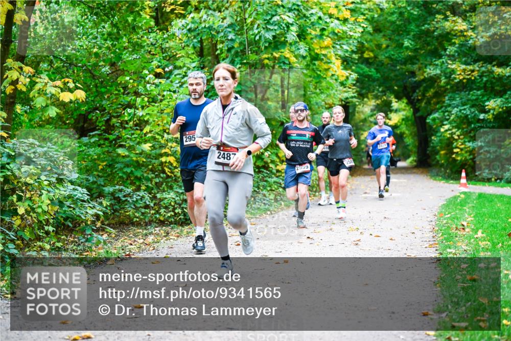 12.10.2025 - Bramfelder Halbmarathon 2025 Dr. Thomas Lammeyer http://msf.ph/oto/9341565 12.10.2025 09:52:16 Laufen 295, 2487, 2559, 691, 258, 2828 meine-sportfotos.de