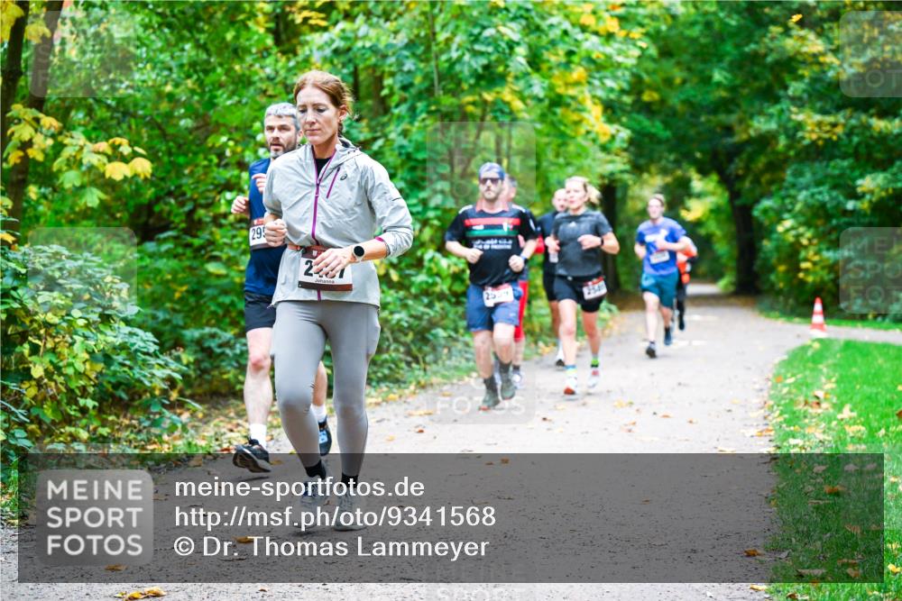 12.10.2025 - Bramfelder Halbmarathon 2025 Dr. Thomas Lammeyer http://msf.ph/oto/9341568 12.10.2025 09:52:16 Laufen 295, 2431, 255 meine-sportfotos.de