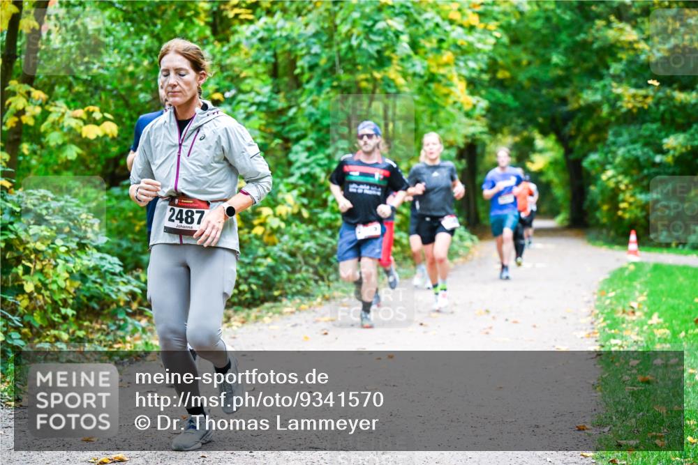 12.10.2025 - Bramfelder Halbmarathon 2025 Dr. Thomas Lammeyer http://msf.ph/oto/9341570 12.10.2025 09:52:16 Laufen 2487 meine-sportfotos.de
