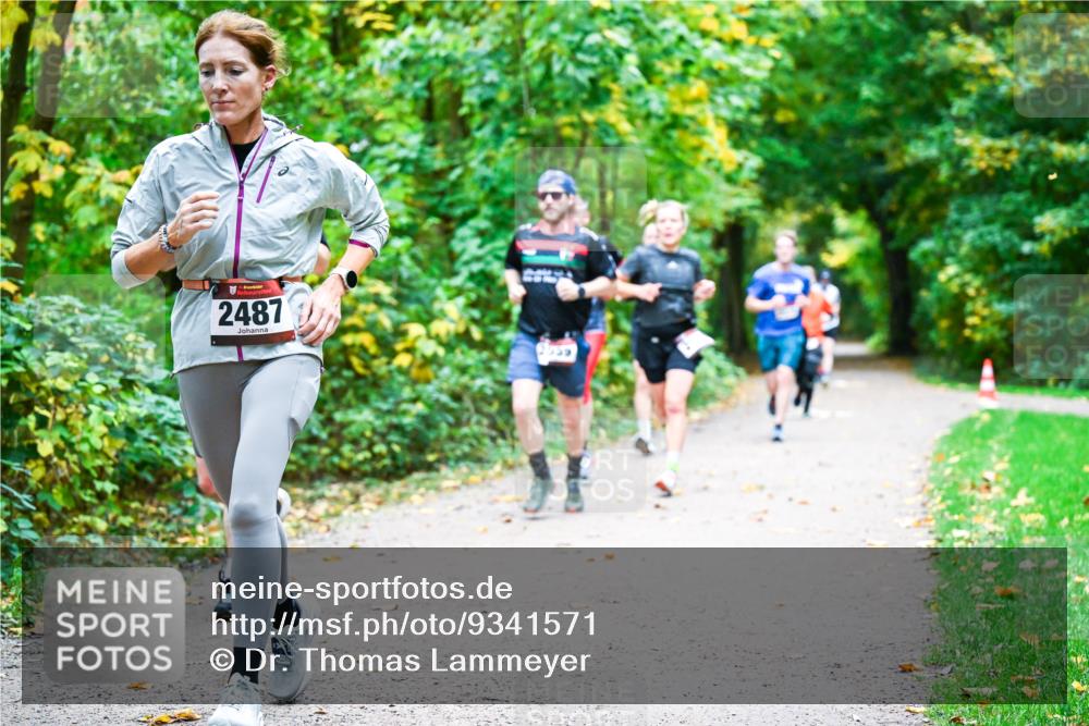 12.10.2025 - Bramfelder Halbmarathon 2025 Dr. Thomas Lammeyer http://msf.ph/oto/9341571 12.10.2025 09:52:16 Laufen 2487, 255 meine-sportfotos.de