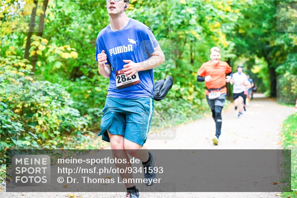 12.10.2025 - Bramfelder Halbmarathon 2025 Dr. Thomas Lammeyer http://msf.ph/oto/9341593 12.10.2025 09:52:20 Laufen 2820, 270 meine-sportfotos.de