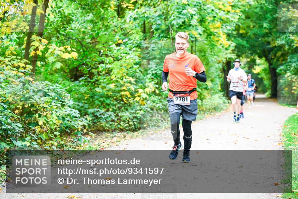12.10.2025 - Bramfelder Halbmarathon 2025 Dr. Thomas Lammeyer http://msf.ph/oto/9341597 12.10.2025 09:52:21 Laufen 2781 meine-sportfotos.de