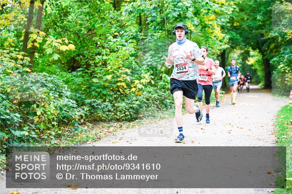 12.10.2025 - Bramfelder Halbmarathon 2025 Dr. Thomas Lammeyer http://msf.ph/oto/9341610 12.10.2025 09:52:24 Laufen 2434, 2495 meine-sportfotos.de