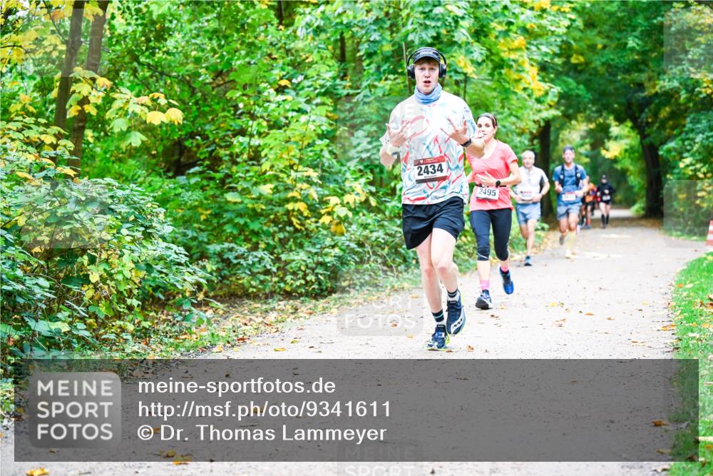 12.10.2025 - Bramfelder Halbmarathon 2025 Dr. Thomas Lammeyer http://msf.ph/oto/9341611 12.10.2025 09:52:24 Laufen 2434, 2495 meine-sportfotos.de