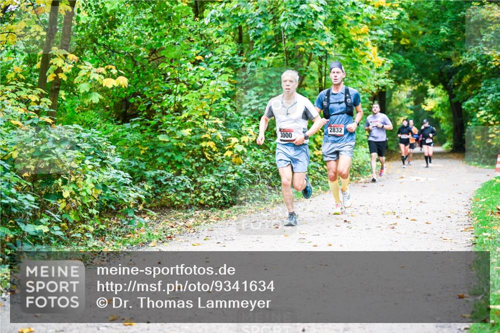 12.10.2025 - Bramfelder Halbmarathon 2025 Dr. Thomas Lammeyer http://msf.ph/oto/9341634 12.10.2025 09:52:27 Laufen 3000, 2832, 271 meine-sportfotos.de