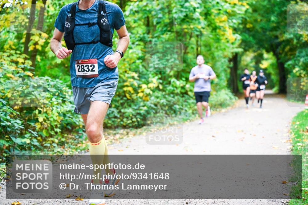 12.10.2025 - Bramfelder Halbmarathon 2025 Dr. Thomas Lammeyer http://msf.ph/oto/9341648 12.10.2025 09:52:30 Laufen 2832 meine-sportfotos.de