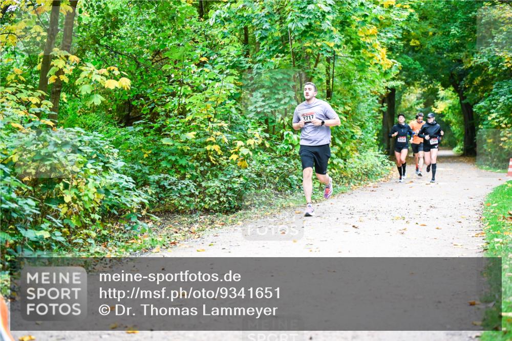 12.10.2025 - Bramfelder Halbmarathon 2025 Dr. Thomas Lammeyer http://msf.ph/oto/9341651 12.10.2025 09:52:30 Laufen 2717, 2438 meine-sportfotos.de