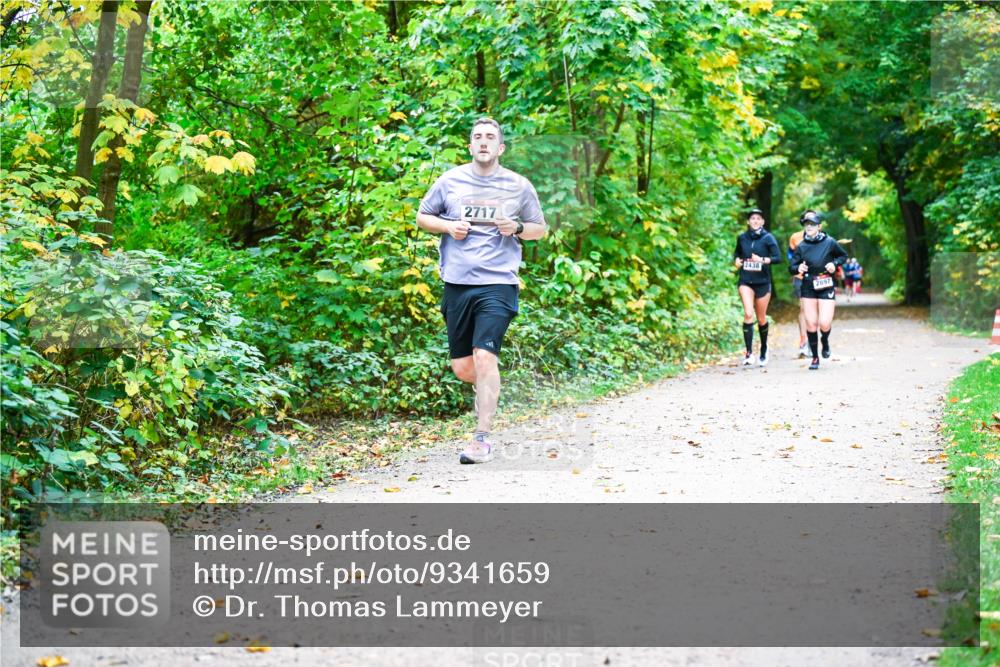 12.10.2025 - Bramfelder Halbmarathon 2025 Dr. Thomas Lammeyer http://msf.ph/oto/9341659 12.10.2025 09:52:31 Laufen 2717, 2438, 2897 meine-sportfotos.de