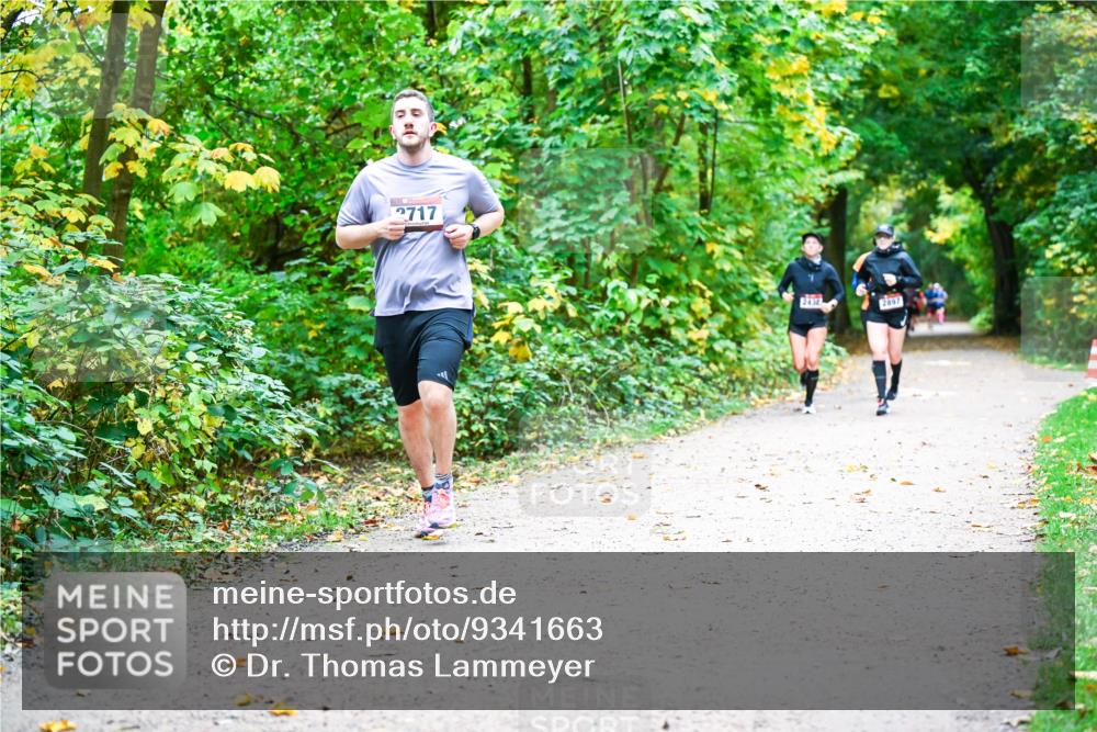 12.10.2025 - Bramfelder Halbmarathon 2025 Dr. Thomas Lammeyer http://msf.ph/oto/9341663 12.10.2025 09:52:32 Laufen 2717, 2432, 2897 meine-sportfotos.de