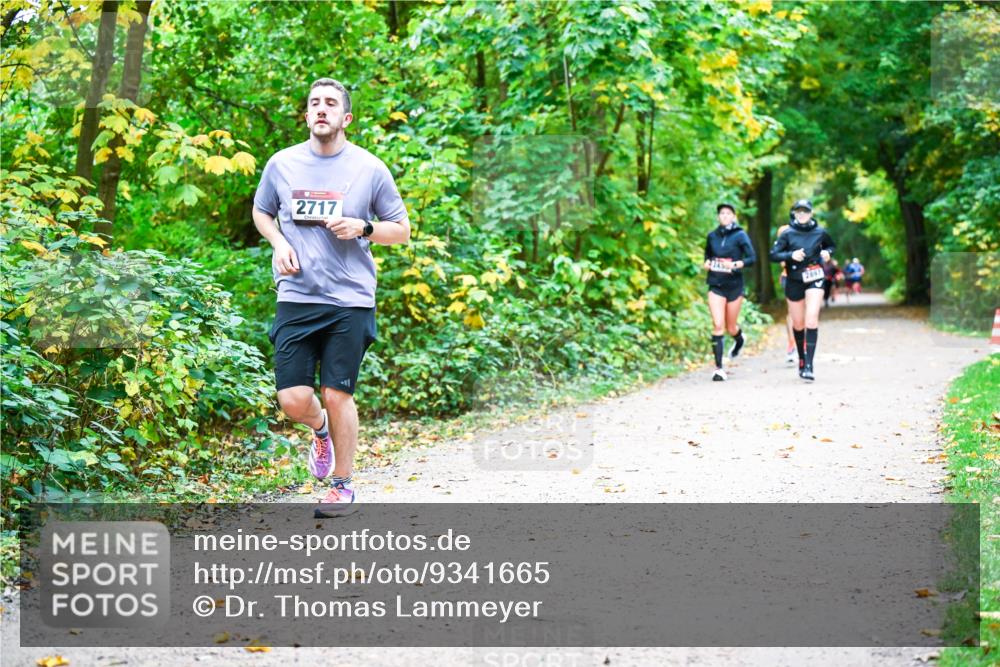12.10.2025 - Bramfelder Halbmarathon 2025 Dr. Thomas Lammeyer http://msf.ph/oto/9341665 12.10.2025 09:52:32 Laufen 2717, 2057 meine-sportfotos.de