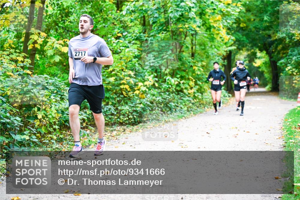 12.10.2025 - Bramfelder Halbmarathon 2025 Dr. Thomas Lammeyer http://msf.ph/oto/9341666 12.10.2025 09:52:32 Laufen 2717, 2438, 3857 meine-sportfotos.de