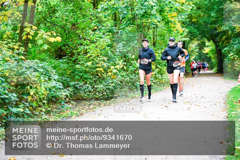 12.10.2025 - Bramfelder Halbmarathon 2025 Dr. Thomas Lammeyer http://msf.ph/oto/9341670 12.10.2025 09:52:34 Laufen 2430, 2897 meine-sportfotos.de