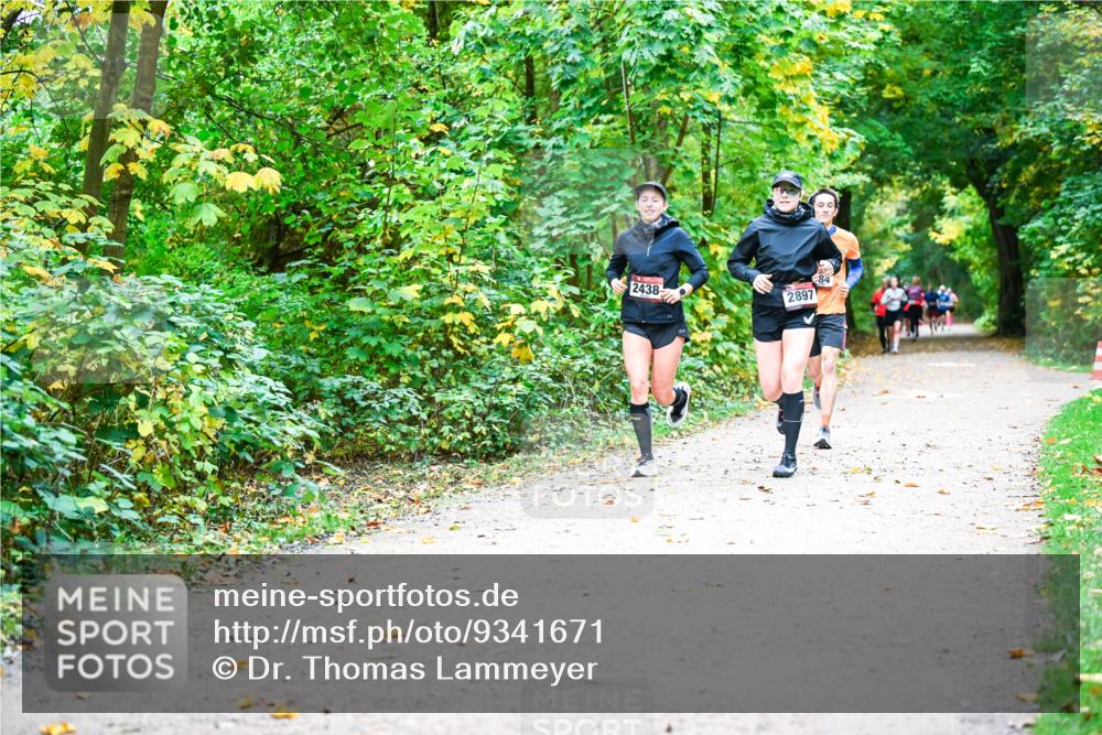 12.10.2025 - Bramfelder Halbmarathon 2025 Dr. Thomas Lammeyer http://msf.ph/oto/9341671 12.10.2025 09:52:34 Laufen 2438, 2897, 84 meine-sportfotos.de