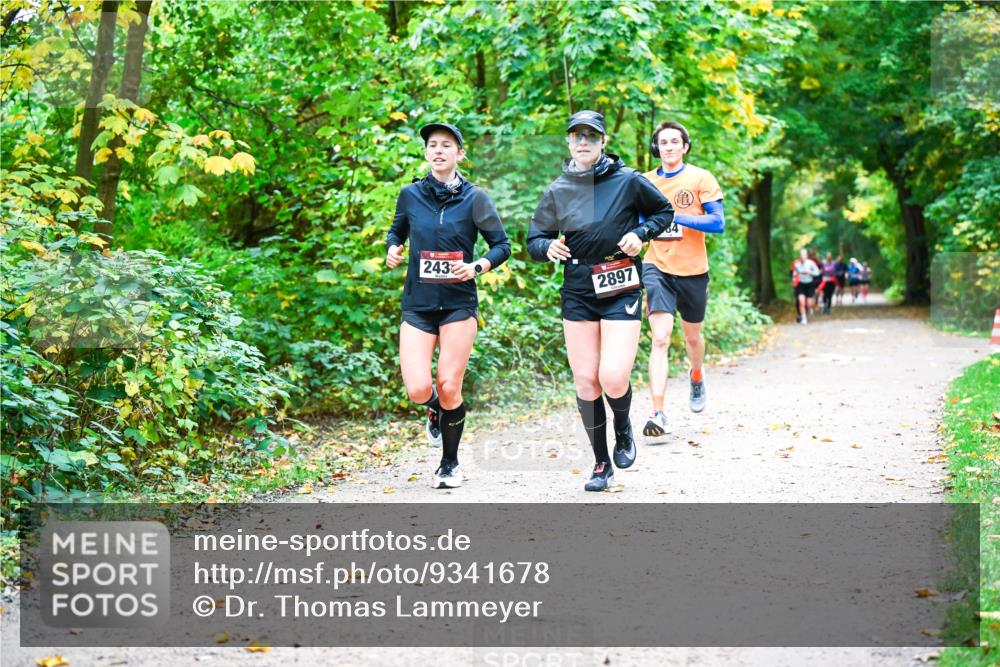 12.10.2025 - Bramfelder Halbmarathon 2025 Dr. Thomas Lammeyer http://msf.ph/oto/9341678 12.10.2025 09:52:35 Laufen 243, 2897 meine-sportfotos.de