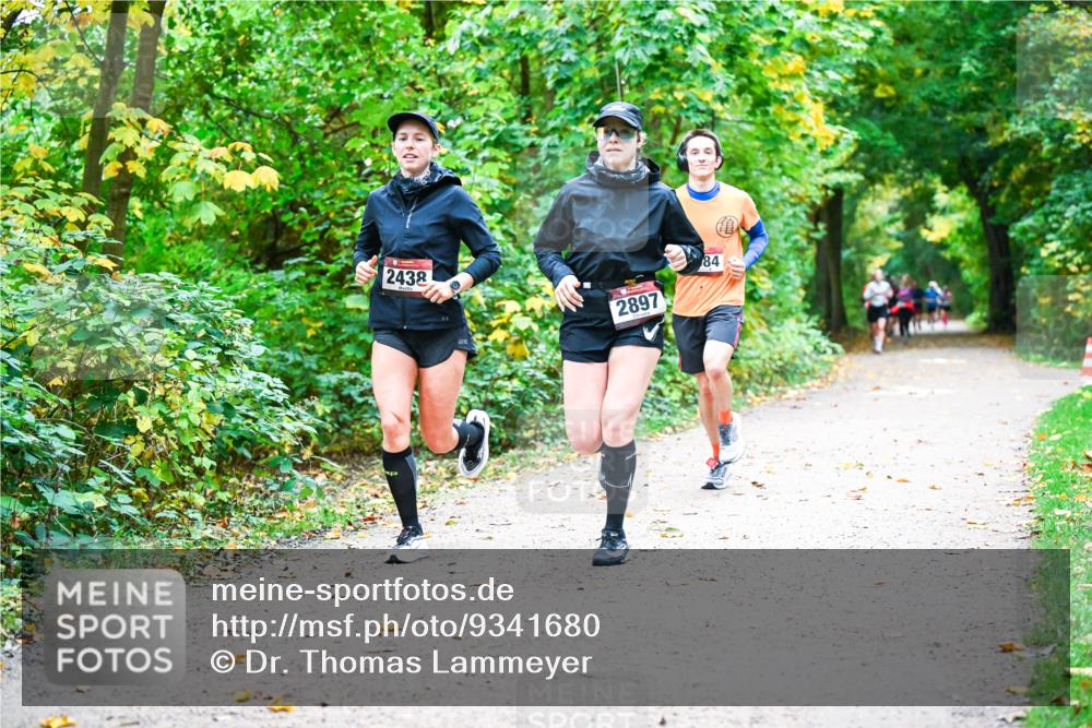 12.10.2025 - Bramfelder Halbmarathon 2025 Dr. Thomas Lammeyer http://msf.ph/oto/9341680 12.10.2025 09:52:36 Laufen 2438, 2897, 84 meine-sportfotos.de