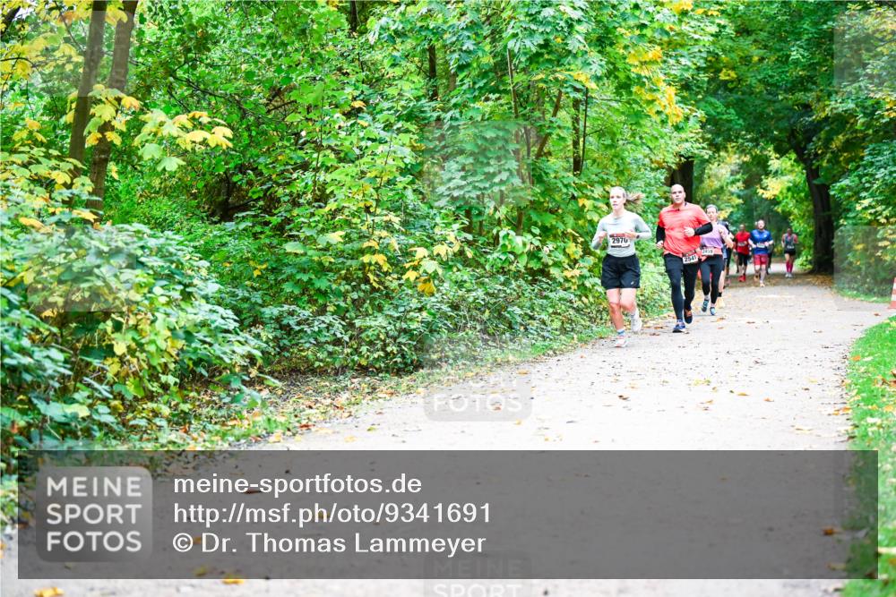 12.10.2025 - Bramfelder Halbmarathon 2025 Dr. Thomas Lammeyer http://msf.ph/oto/9341691 12.10.2025 09:52:44 Laufen 2970, 2541, 2459 meine-sportfotos.de