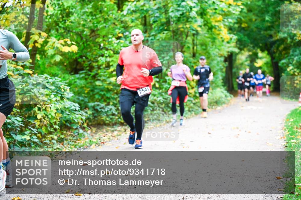 12.10.2025 - Bramfelder Halbmarathon 2025 Dr. Thomas Lammeyer http://msf.ph/oto/9341718 12.10.2025 09:52:48 Laufen 2541 meine-sportfotos.de