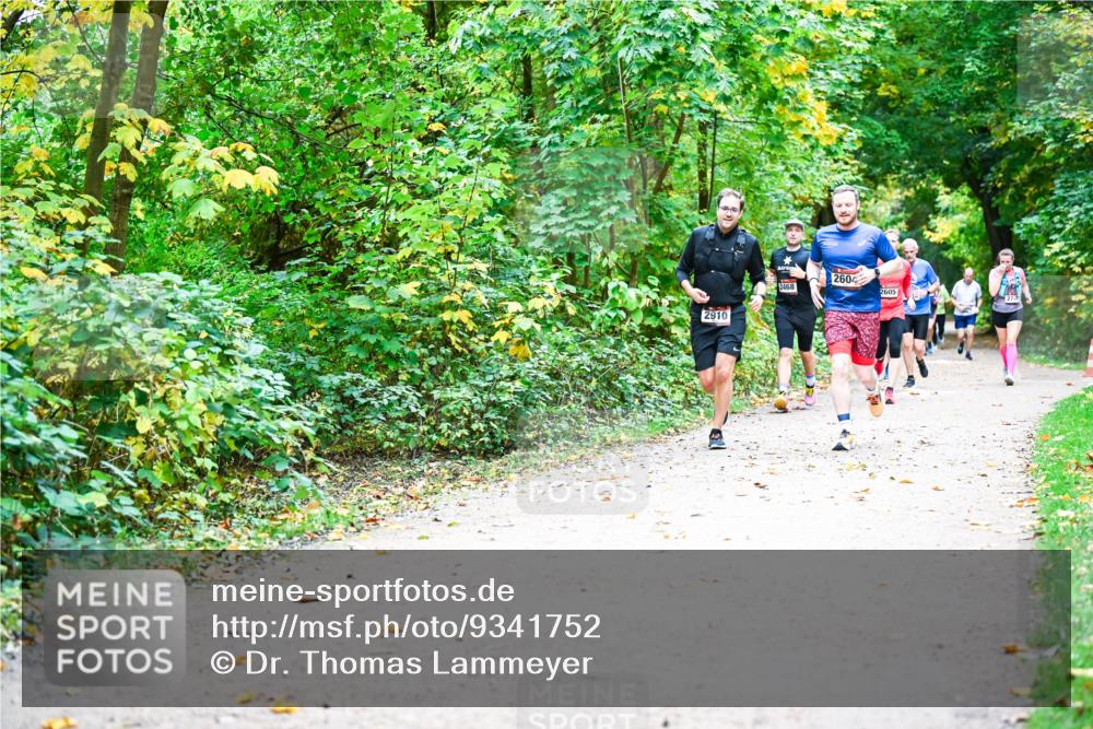 12.10.2025 - Bramfelder Halbmarathon 2025 Dr. Thomas Lammeyer http://msf.ph/oto/9341752 12.10.2025 09:52:54 Laufen 2910, 2468, 2604, 2605 meine-sportfotos.de