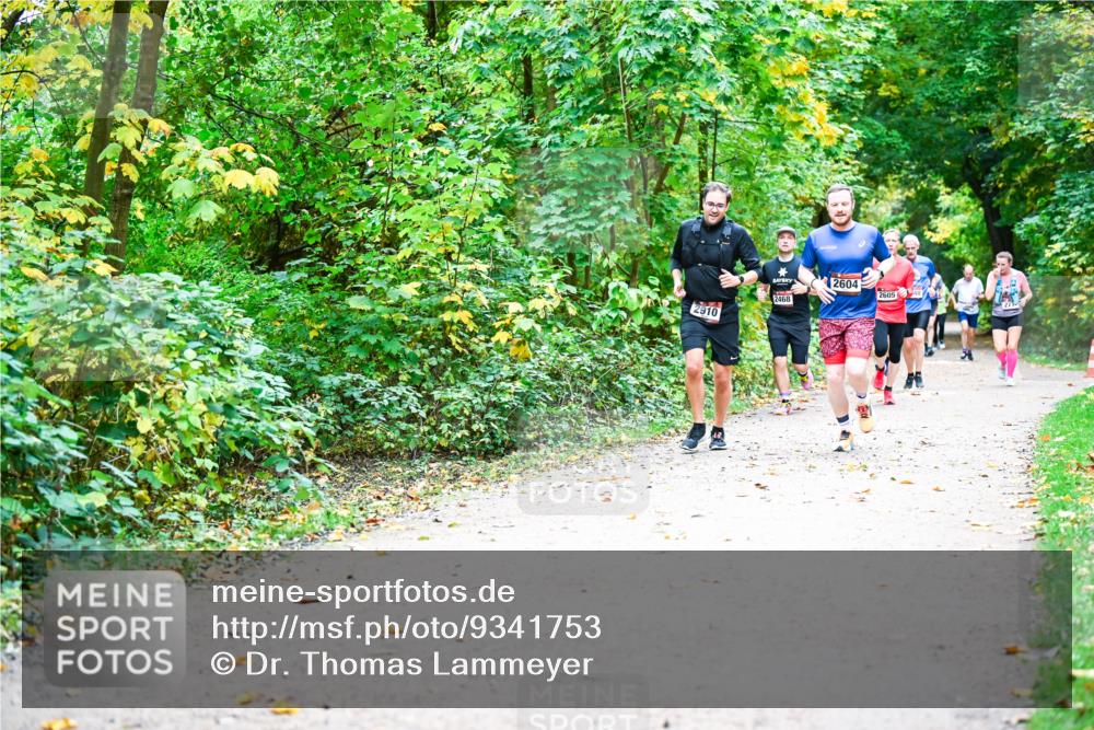 12.10.2025 - Bramfelder Halbmarathon 2025 Dr. Thomas Lammeyer http://msf.ph/oto/9341753 12.10.2025 09:52:54 Laufen 2604, 2605, 48, 2468, 2910 meine-sportfotos.de