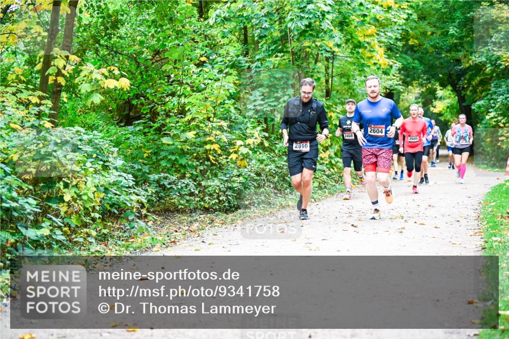 12.10.2025 - Bramfelder Halbmarathon 2025 Dr. Thomas Lammeyer http://msf.ph/oto/9341758 12.10.2025 09:52:55 Laufen 2910, 2604, 2605 meine-sportfotos.de