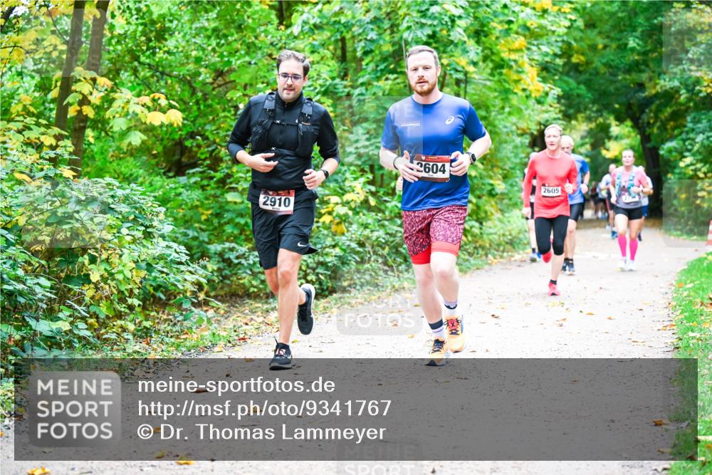 12.10.2025 - Bramfelder Halbmarathon 2025 Dr. Thomas Lammeyer http://msf.ph/oto/9341767 12.10.2025 09:52:56 Laufen 2910, 2604, 2605 meine-sportfotos.de