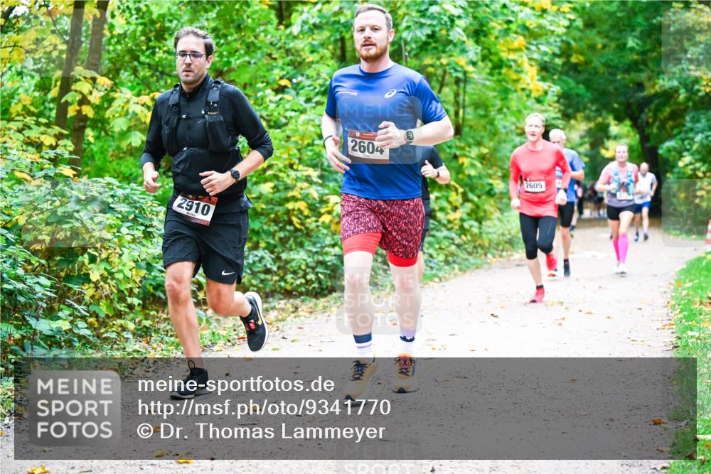 12.10.2025 - Bramfelder Halbmarathon 2025 Dr. Thomas Lammeyer http://msf.ph/oto/9341770 12.10.2025 09:52:56 Laufen 2910, 2604, 2605 meine-sportfotos.de