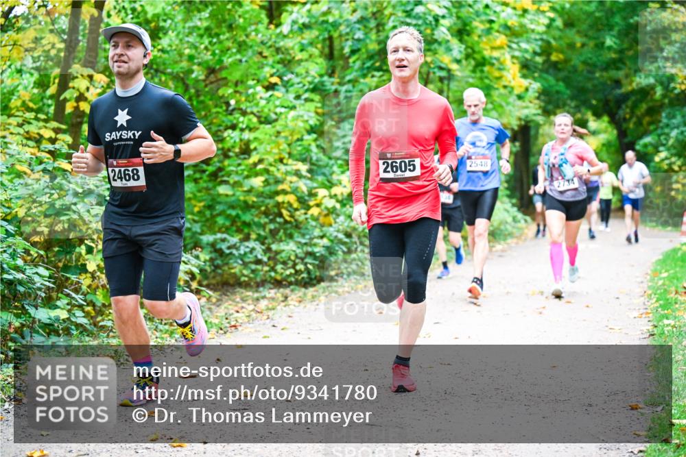 12.10.2025 - Bramfelder Halbmarathon 2025 Dr. Thomas Lammeyer http://msf.ph/oto/9341780 12.10.2025 09:52:58 Laufen 2468, 2605, 2548, 2734 meine-sportfotos.de