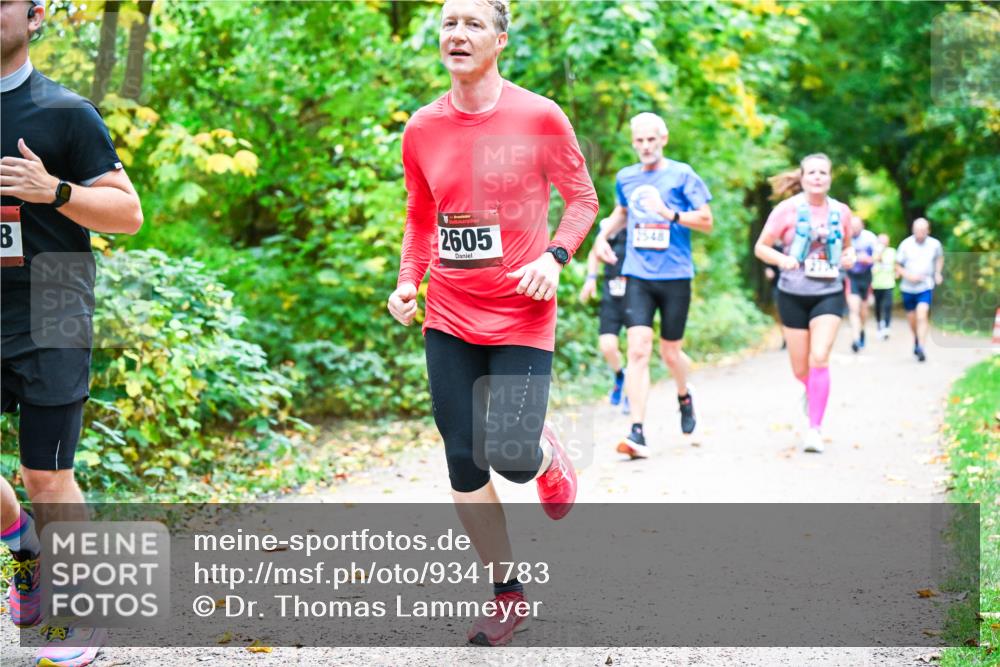 12.10.2025 - Bramfelder Halbmarathon 2025 Dr. Thomas Lammeyer http://msf.ph/oto/9341783 12.10.2025 09:52:59 Laufen 2605, 2548 meine-sportfotos.de