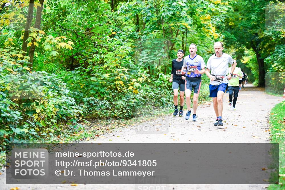 12.10.2025 - Bramfelder Halbmarathon 2025 Dr. Thomas Lammeyer http://msf.ph/oto/9341805 12.10.2025 09:53:03 Laufen 257, 2522, 643, 2508 meine-sportfotos.de