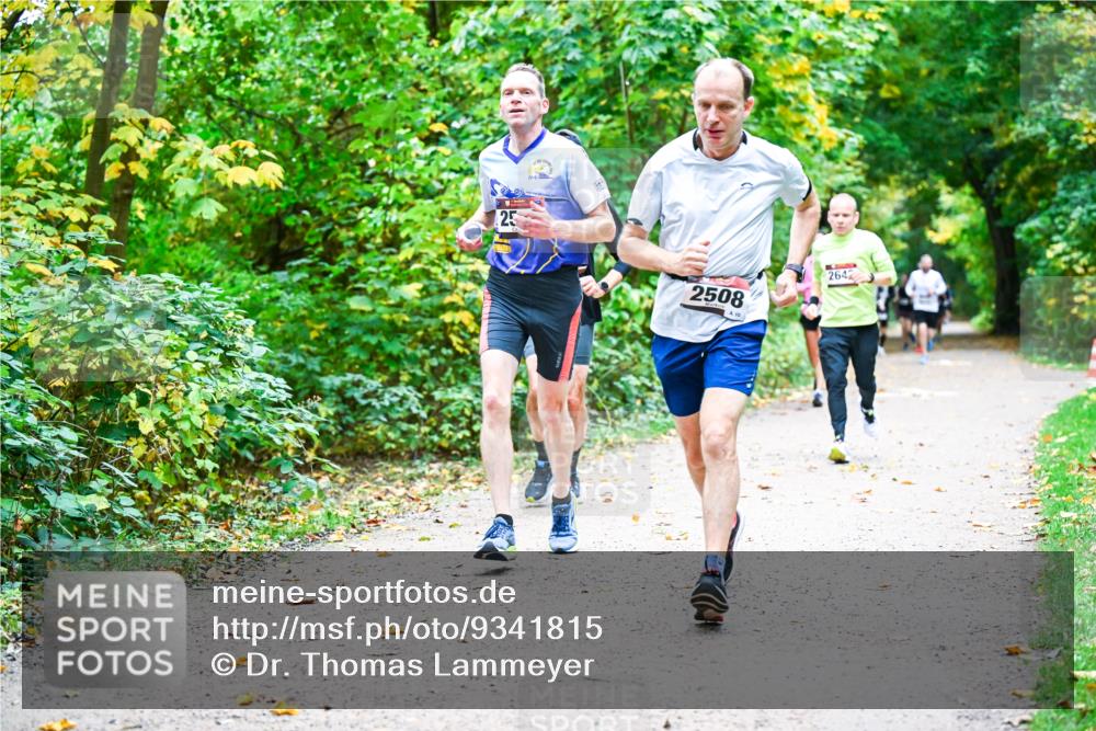 12.10.2025 - Bramfelder Halbmarathon 2025 Dr. Thomas Lammeyer http://msf.ph/oto/9341815 12.10.2025 09:53:04 Laufen 25, 2508, 2642 meine-sportfotos.de