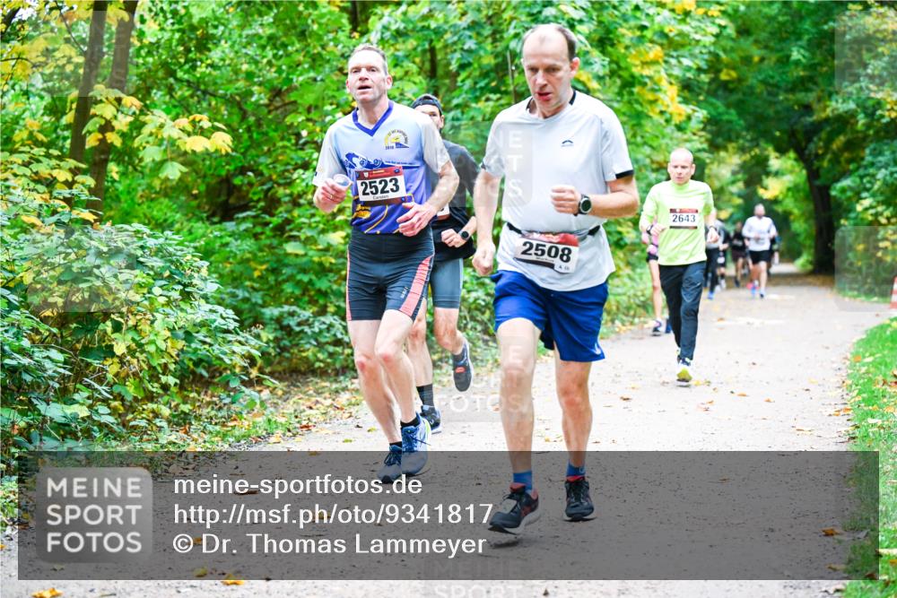 12.10.2025 - Bramfelder Halbmarathon 2025 Dr. Thomas Lammeyer http://msf.ph/oto/9341817 12.10.2025 09:53:05 Laufen 2010, 2523, 2508, 2643 meine-sportfotos.de
