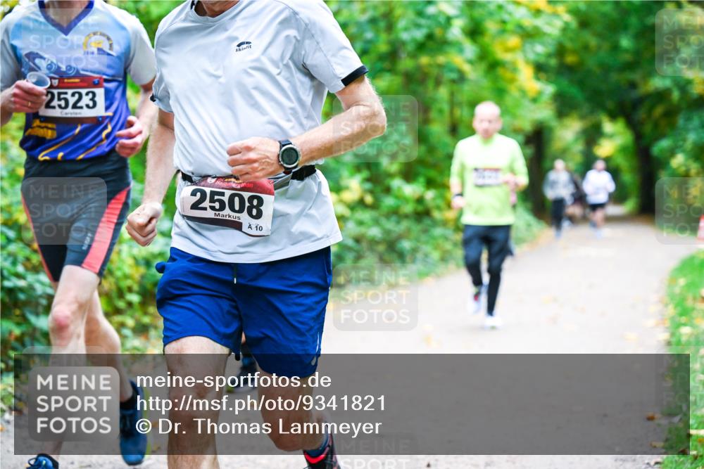 12.10.2025 - Bramfelder Halbmarathon 2025 Dr. Thomas Lammeyer http://msf.ph/oto/9341821 12.10.2025 09:53:05 Laufen 2523, 2508, 10 meine-sportfotos.de