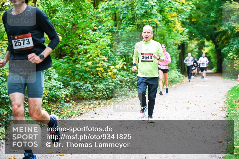 12.10.2025 - Bramfelder Halbmarathon 2025 Dr. Thomas Lammeyer http://msf.ph/oto/9341825 12.10.2025 09:53:06 Laufen 2573, 2643 meine-sportfotos.de