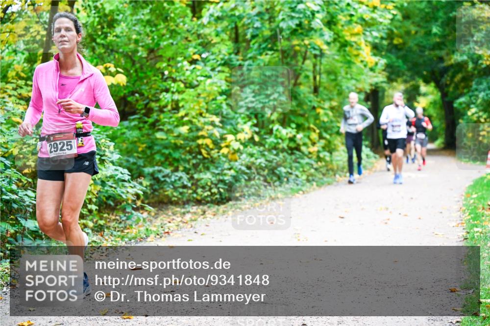 12.10.2025 - Bramfelder Halbmarathon 2025 Dr. Thomas Lammeyer http://msf.ph/oto/9341848 12.10.2025 09:53:10 Laufen 2925 meine-sportfotos.de