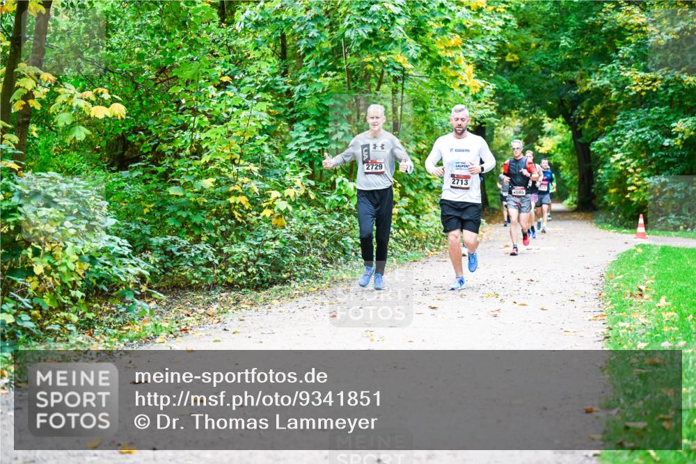 12.10.2025 - Bramfelder Halbmarathon 2025 Dr. Thomas Lammeyer http://msf.ph/oto/9341851 12.10.2025 09:53:12 Laufen 2729, 2713, 2685 meine-sportfotos.de