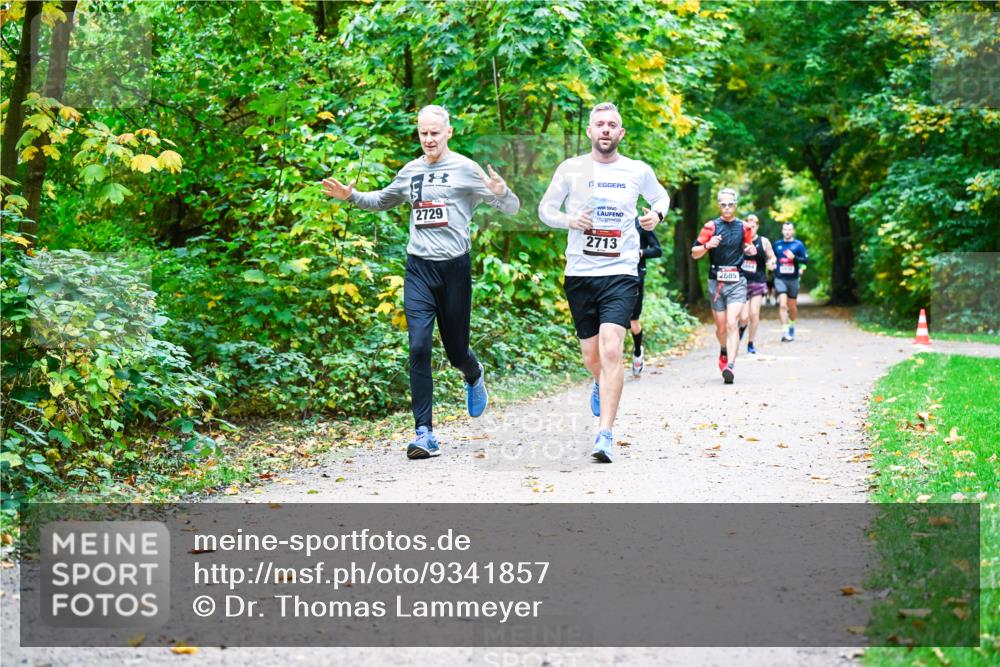 12.10.2025 - Bramfelder Halbmarathon 2025 Dr. Thomas Lammeyer http://msf.ph/oto/9341857 12.10.2025 09:53:13 Laufen 2729, 2713, 2685 meine-sportfotos.de