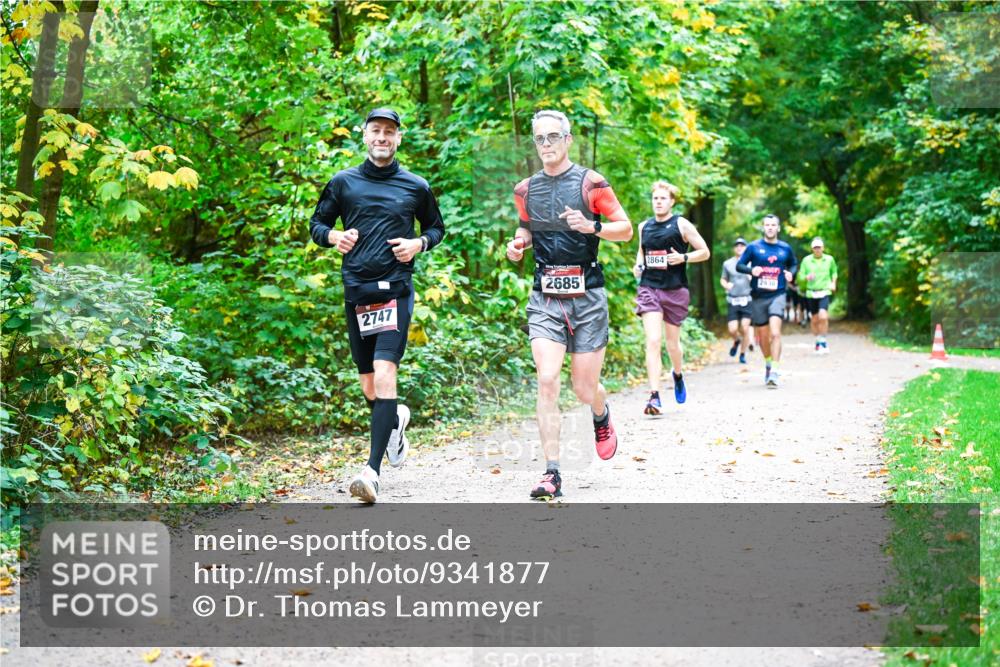 12.10.2025 - Bramfelder Halbmarathon 2025 Dr. Thomas Lammeyer http://msf.ph/oto/9341877 12.10.2025 09:53:16 Laufen 2747, 2685, 2864 meine-sportfotos.de