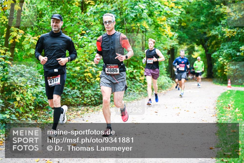 12.10.2025 - Bramfelder Halbmarathon 2025 Dr. Thomas Lammeyer http://msf.ph/oto/9341881 12.10.2025 09:53:17 Laufen 2747, 2685, 2864 meine-sportfotos.de