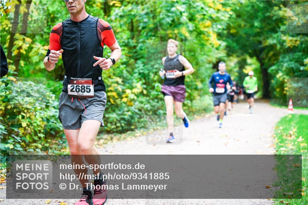 12.10.2025 - Bramfelder Halbmarathon 2025 Dr. Thomas Lammeyer http://msf.ph/oto/9341885 12.10.2025 09:53:18 Laufen 34, 2685 meine-sportfotos.de