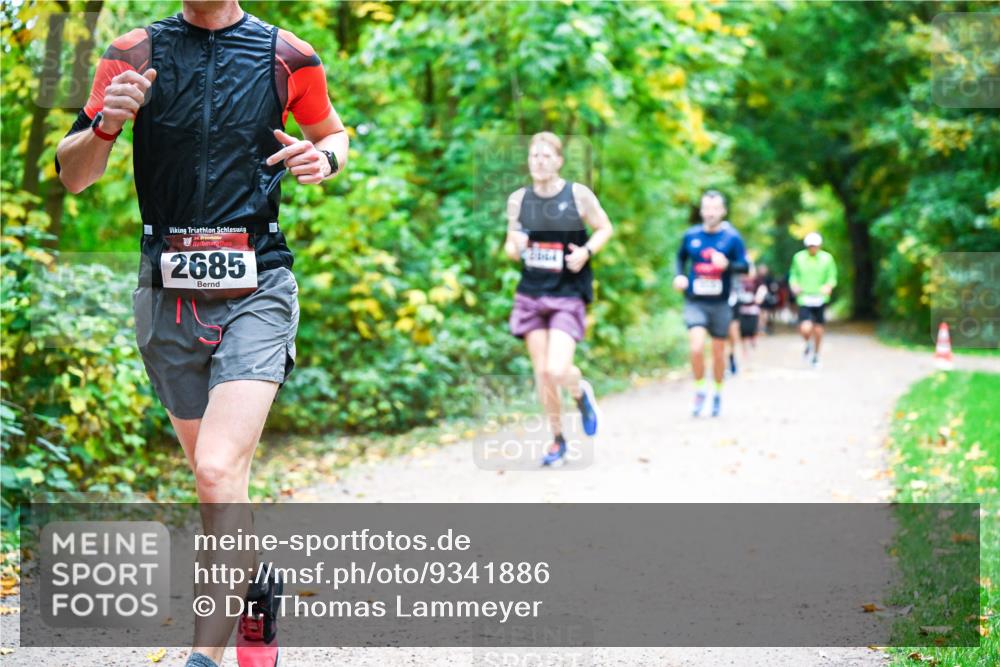 12.10.2025 - Bramfelder Halbmarathon 2025 Dr. Thomas Lammeyer http://msf.ph/oto/9341886 12.10.2025 09:53:18 Laufen 34, 2685 meine-sportfotos.de
